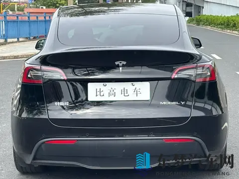 15万多拿下21年Model Y长续航，通勤代步真香警告！-3