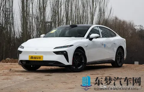 东风奕派eπ007升级版登场，价格更亲民