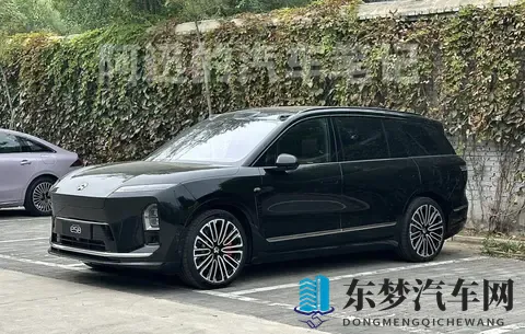 蔚来ES8的前备舱，230L大容积，用起来有多爽？-3