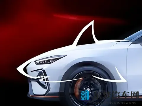 十万级新卷王！2025款长安UNI-V上市，叫板奥迪A7！-2