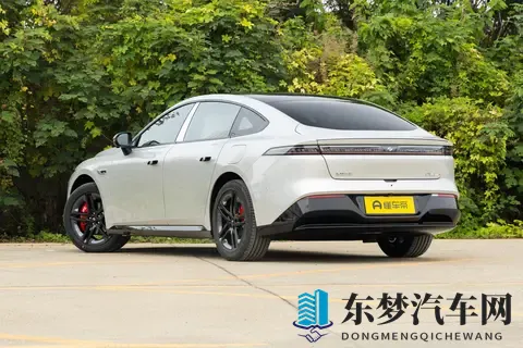 从日常通勤到短途自驾：东风奕派 eπ007 + 纯电 650 版的全能表现-1