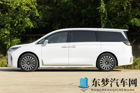 连开3天，深度试驾26款岚图梦想家，方方面面都值得一看