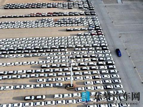 年轻人疯抢“破产车”！7万块提走14万哪吒，是捡漏还是踩坑？-2