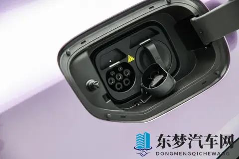 1399万起!深蓝L06开启预售,磁流变悬架+59秒可破百,带劲吗?-1