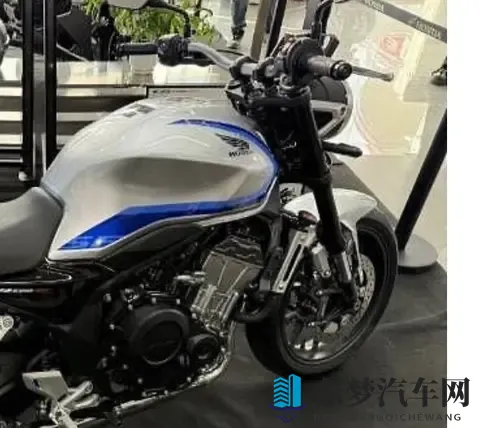 本田CB500SF到店实拍 4万级带电子离合 国产500级街车迎最强对手-2