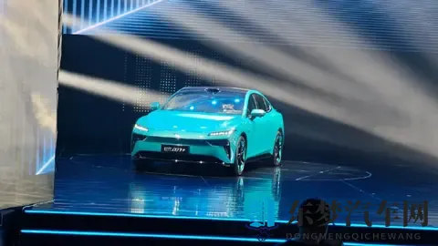 东风奕派eπ007+上市 限时焕新价1399-1499万元-2