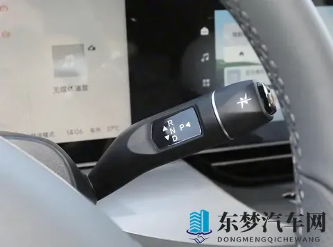 又一国产新能源，轴距2915mm，搭载华为双电机+宁德时代电池-1