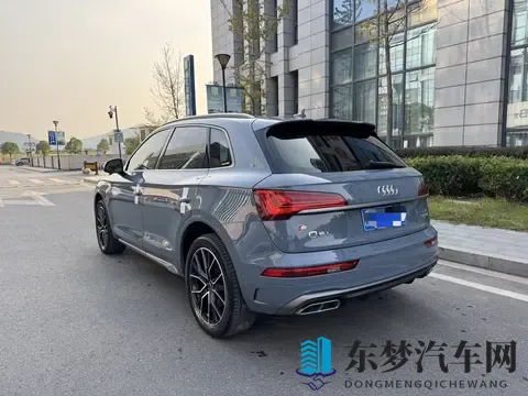 20万出头圆梦奥迪？22款Q5L RS燃速版代步香不香？-3