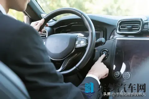 新手开车不慌！3步适配+4控车准则，避5个致命坑，1周练出稳手感-1