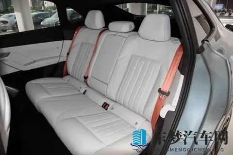 25万级纯电SUV，续航740km，配置拉满，乐道L60了解一下-2