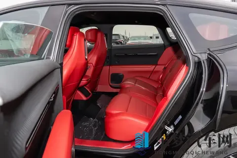 华为深度加持，鸿蒙座舱，12扬声器+冰箱，试驾阿维塔12-2