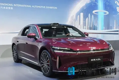 国产旗舰轿车，四座布局，搭载15T插混动力，配激光雷达+NOA辅助-2