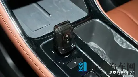 吉利帝豪焕新而至，尺寸智能双升级？-2