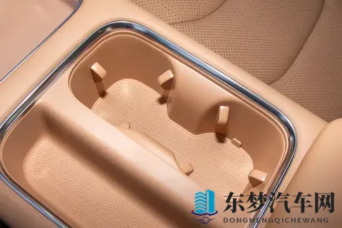 星光730“一车三动力”电滑门+真7座，全家出行0焦虑-1