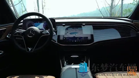 BBA不行了?在国产新能源多轮围剿下,为何唯独奔驰E级还能坚挺?-1