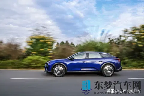 凡尔赛C5X：本以为是法系车复兴的开始，没想到却是最后的余光-3