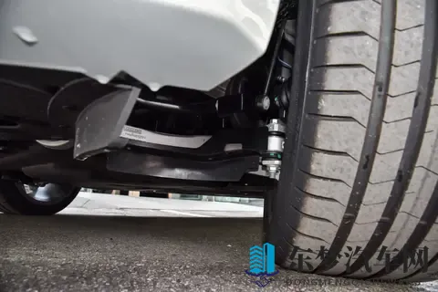 捷豹XFL哪个配置值得入手？基础豪华还是全面升级？全方面分析！-3