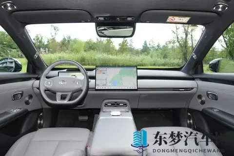 家用选车先看这款，内外兼修，配置拉满，1599 万就能拿下-2