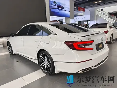 两年雅阁幻夜尊贵版，一手车况，13万多开回家！-2