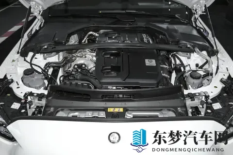 26款奔驰C43 AMG 4MATIC上市，价格下探、配置调整背后的逻辑