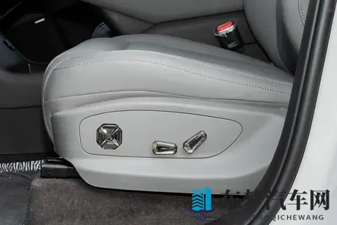 第三排能跷二郎腿？腾势 N8L 让六座 SUV 告别鸡肋！-3