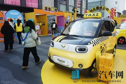 宏光 MINIEV 卖疯了，网友说：这是消费降级了，真的是这样吗？-3