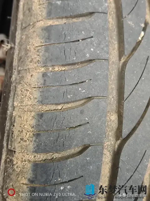 轮胎面磨损到什么程度就该换了？-1