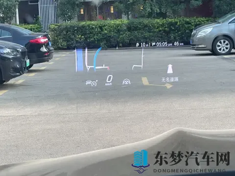 奔驰新款GLS450加装原厂HUD抬头显示系统，多一个功能多一份保障-1