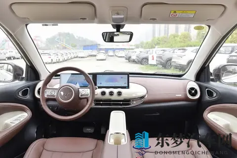 艹人软件：汽车智能升级，新软件助驾驶更安全舒适-2