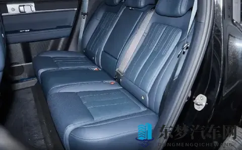 首月销量破2万！方程豹钛7以硬派设计与科技配置赢得市场-2