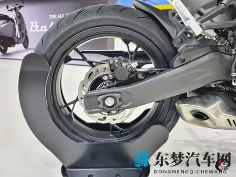EICMA回顾:147匹马力+双通道ABS,无极R125S入门级运动街车-2