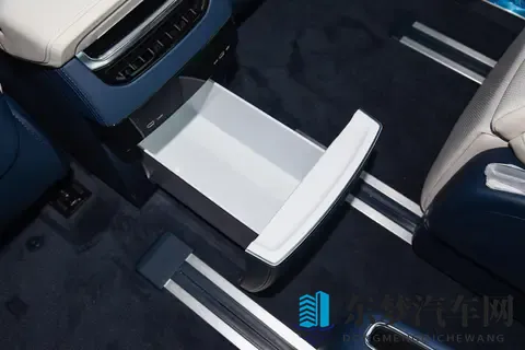 极氪009十一月购车福利，优惠力度大，家用、商用都合适-1