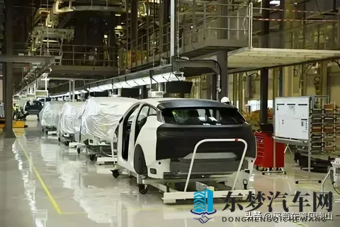 白丝脚上的浓浓的精华液能用吗:汽车保养液使用攻略:选对液,爱车更长寿-3