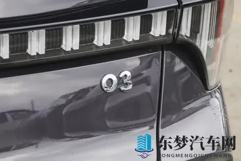 燃油车也智能！这款10万级运动轿车，动力性能不输合资品牌-1