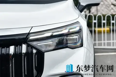 换装直瀑式前脸格栅，升级Flyme车机，第三代吉利豪越L实车亮相