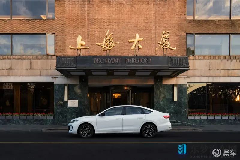 650万用户选出的“国民家轿”,朗逸升级进入Pro时代-1