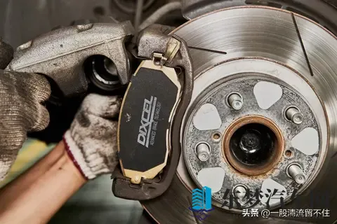 活塞越多越实用？汽车刹车卡钳的适配逻辑与实用建议-1