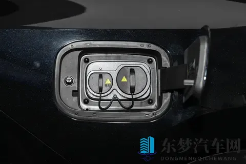 刚毕业预算不多，又追求颜值和实用，可以看看这款-长安启源A06-2