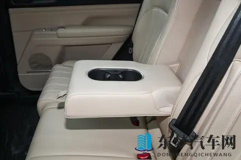 开了2025款捷途山海L7 PLUS，我觉得家用SUV就应该这样-2