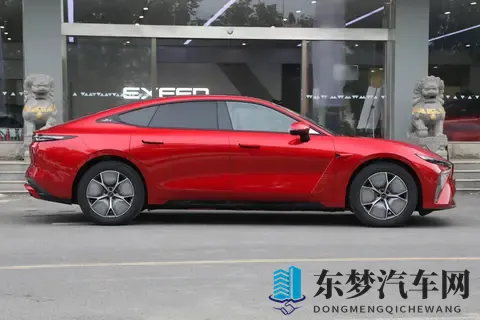 星纪元 ES：20-30 万新能源轿车，配置与价格匹配度如何？