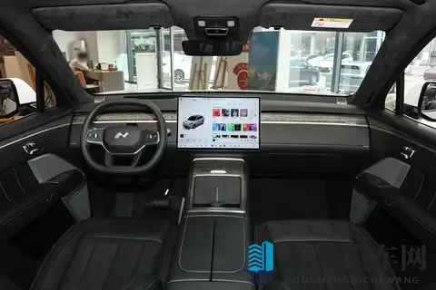 务实家庭之选，乐道 L90 七座 Max 版用车体验-2