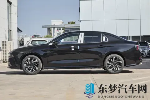 7年磨一剑，第三代领克03所带来的不只是性能，更有热爱-3