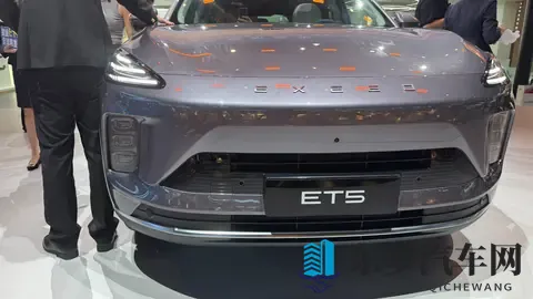 综合最大续航超过1300km！星纪元ET5将于2025年11月13日开启预售-1