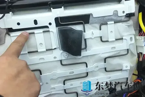 25万级SUV座椅暴力拆解，“剖开”看真面目！-1