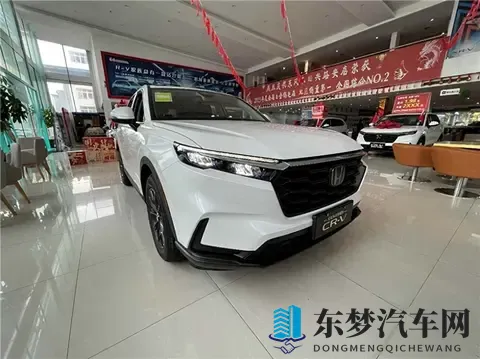 国产骚女勾搭维修师傅：美女车主与维修师傅温馨互动，汽车维修不止技术！-2