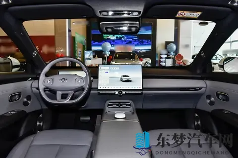 1599万买大五座轿跑，轴距2922mm，续航630km-2