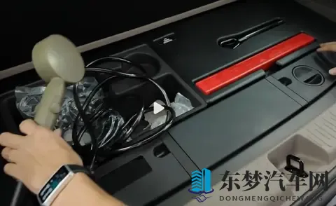 免费 成人东京热app:免费应用揭秘:隐藏的巨大市场机遇,车企如何借势?-2