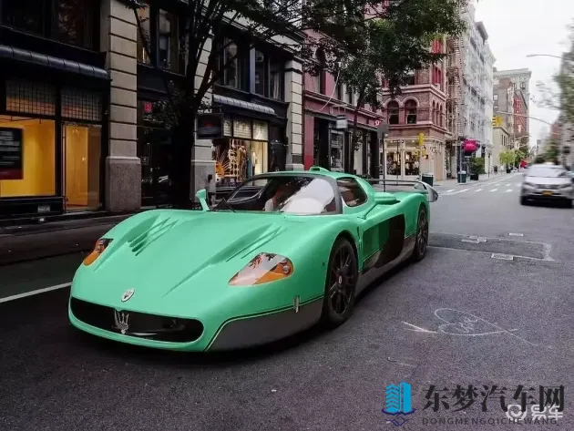 少妇被按摩师摸到高潮：汽车座椅大革新，智能按摩体验革命来袭