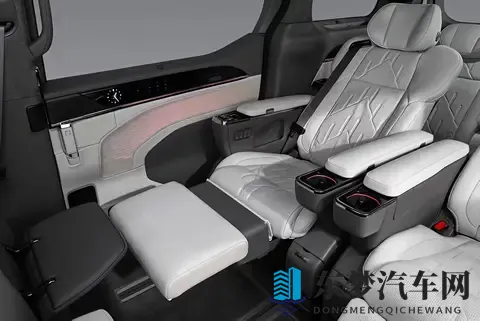 一辆极氪009,装下我们三代人的周末:一位奶爸的用车笔记-1