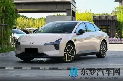 13万级纯电家轿的硬核较量，长安启源A06对比小鹏MONA M03，选谁？-1